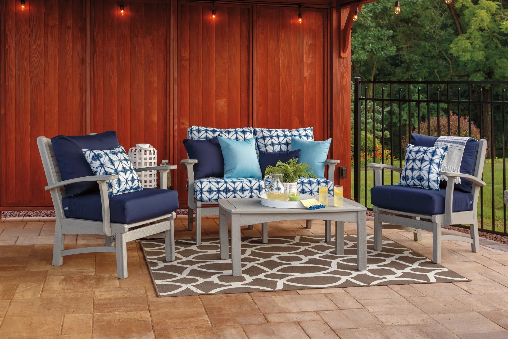 Polywood outdoor furniture display