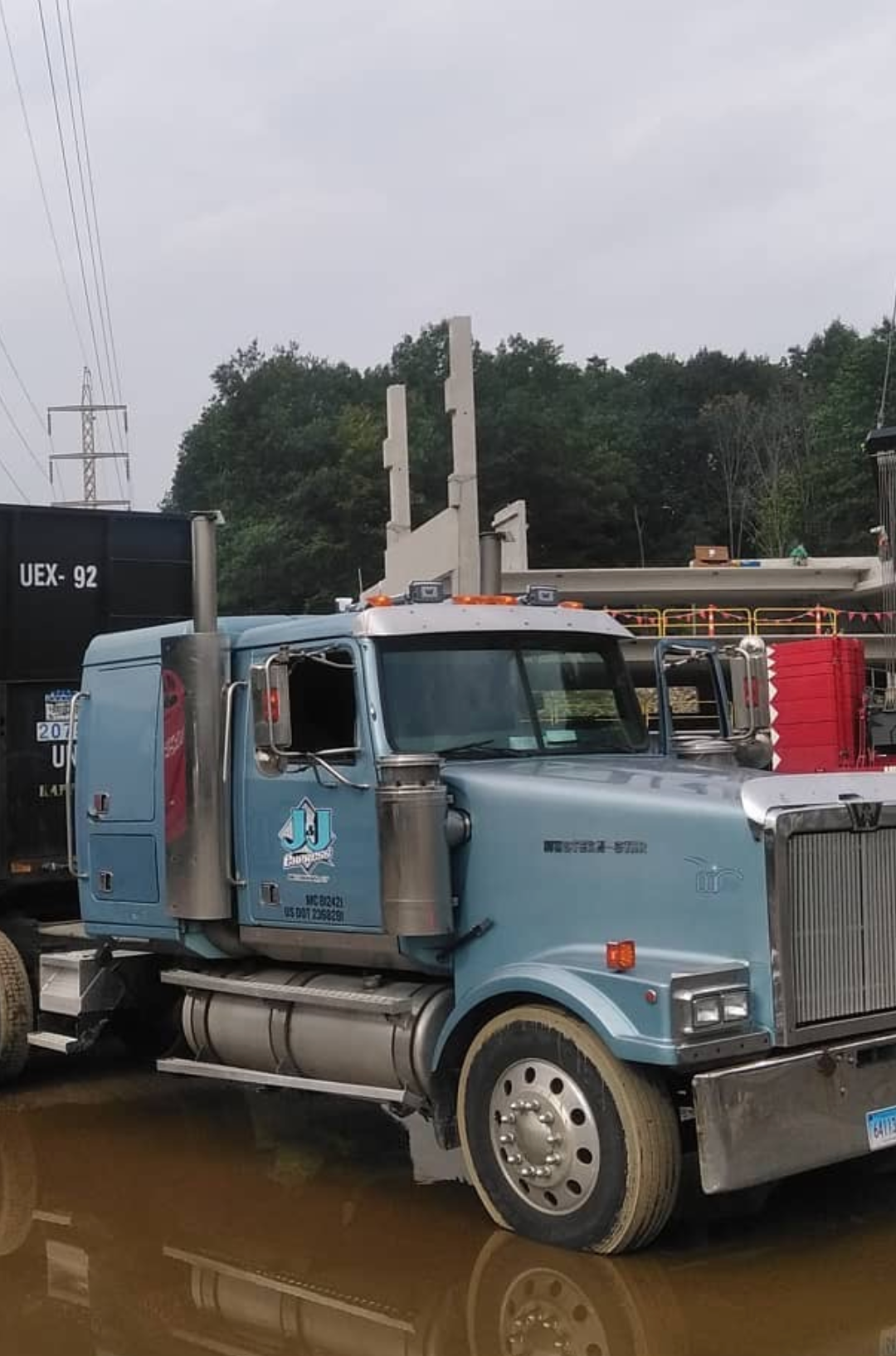 Screenshot of a truck with branding